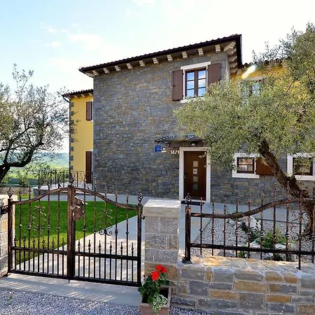 Villa Luxury Maslina With Private Pool & Jacuzzi *