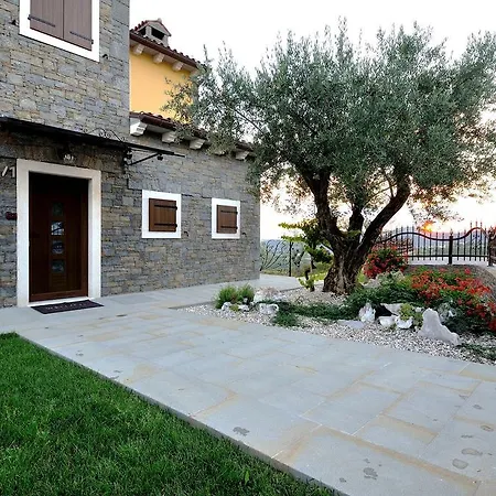 Luxury Maslina With Private Pool & Jacuzzi