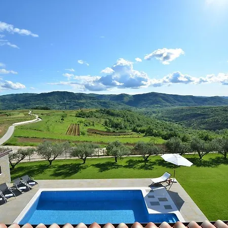 Villa Luxury Maslina With Private Pool & Jacuzzi