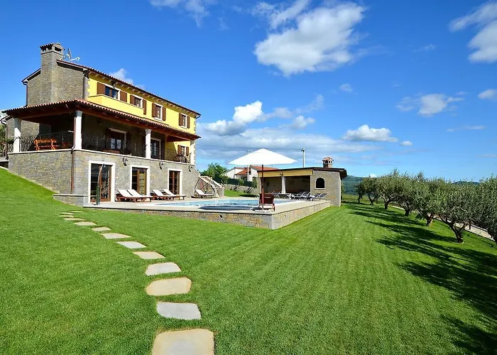 Villa Luxury Maslina With Private Pool & Jacuzzi