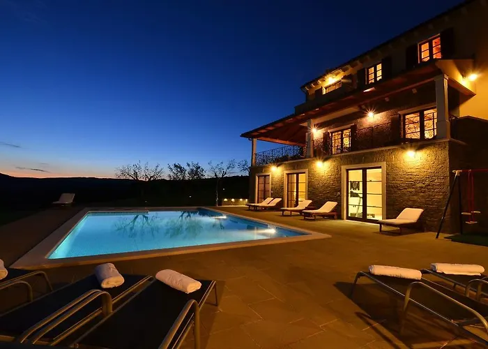 Luxury Maslina With Private Pool & Jacuzzi