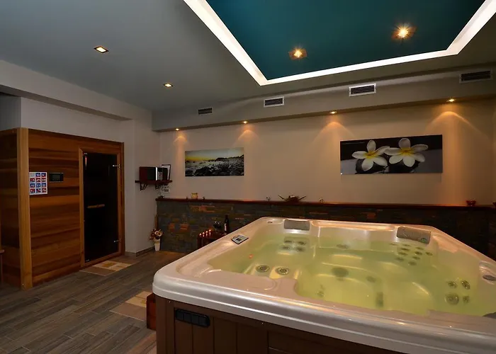 Villa Luxury Maslina With Private Pool & Jacuzzi *
