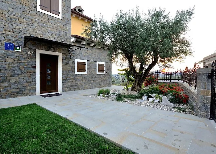 Luxury Maslina With Private Pool & Jacuzzi